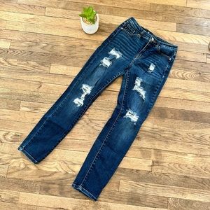 KanCan Distressed skinny
